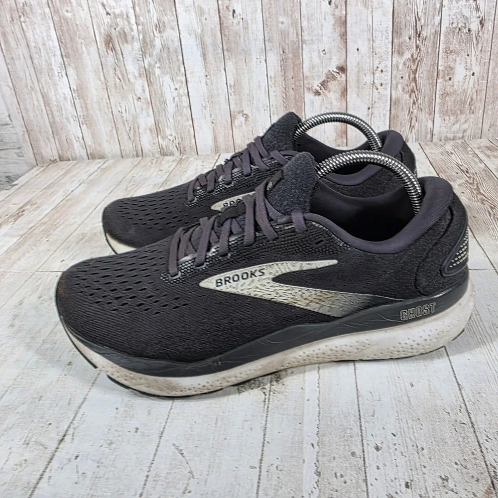 Brooks Ghost 16 Womens Running Shoes Black White 1204071B090 Size 10.5 Medium B
